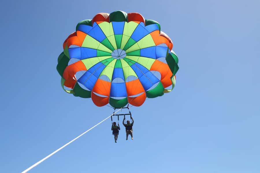 Gold Coast: Surfers Parasailing with Free Photos - Who This Parasailing Trip Suits Best