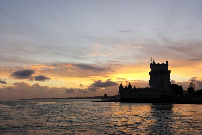 Golden Hour Boat Tour - Sailing by the Monuments with Wine - Commerce Square, Arco da Rua Augusta, and the Alfama connection