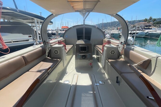 Golf Juan: Sunset Sailing Cruise with aperitif at the Island - The sunset viewpoint: where the photos actually happen