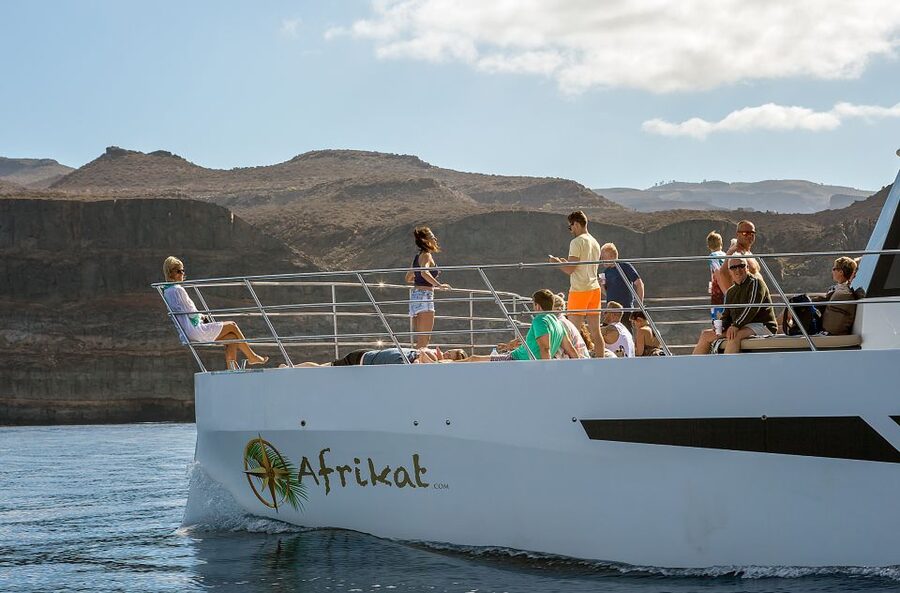 Gran Canaria: Afternoon Catamaran Cruise with Food & Drink - Onboard Food and Drinks: What You’ll Eat Between Swims