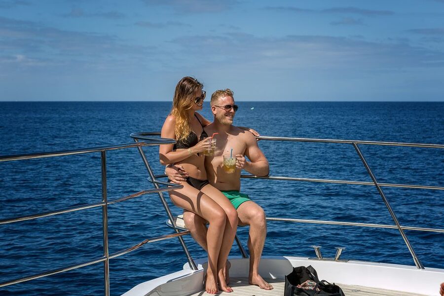 Gran Canaria: Afternoon Catamaran Cruise with Food & Drink - Cruise Along the Southwest Coast: Views Around Mogán