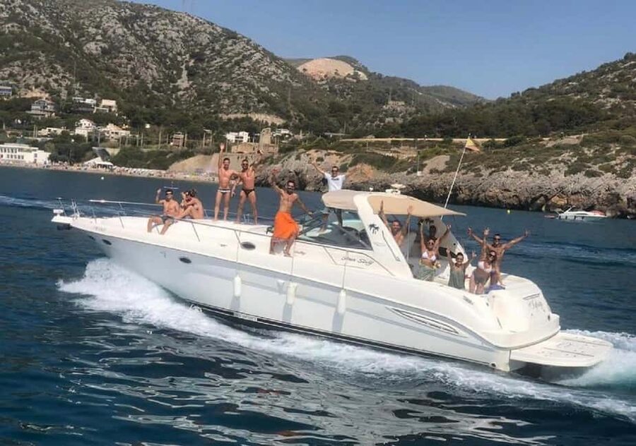 Gran Canaria: Shared yacht trip with drinks, lunch, and snorkeling - A shared yacht that still feels personal (max 12)
