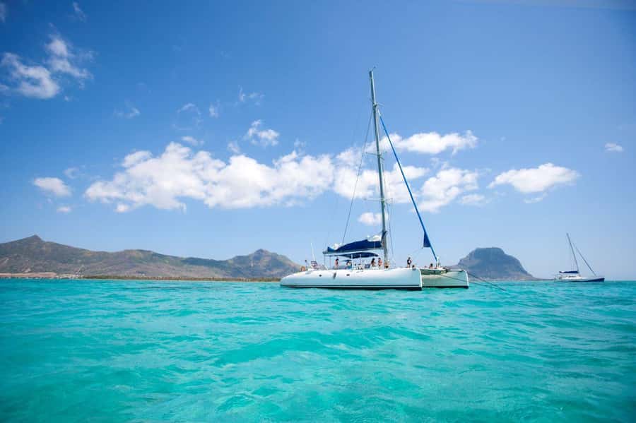 Grand Baie: Catamaran 3 Islands Cruise & Lunch on the Island - A Grand Baie Catamaran Day Built for North-Island Scenery