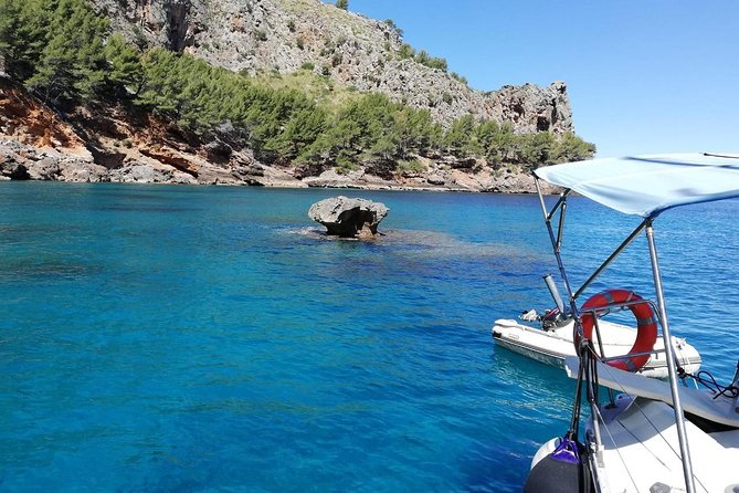 Half Day Sailing Excursion along the Coast - Onboard comfort: life jackets, a cooler, and real help