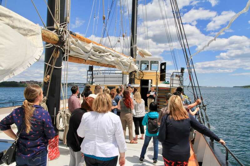 Halifax: Tall Ship Harbor Sailing Cruise with Live Music - Your 2-hour loop: what you’ll see during the harbour cruise