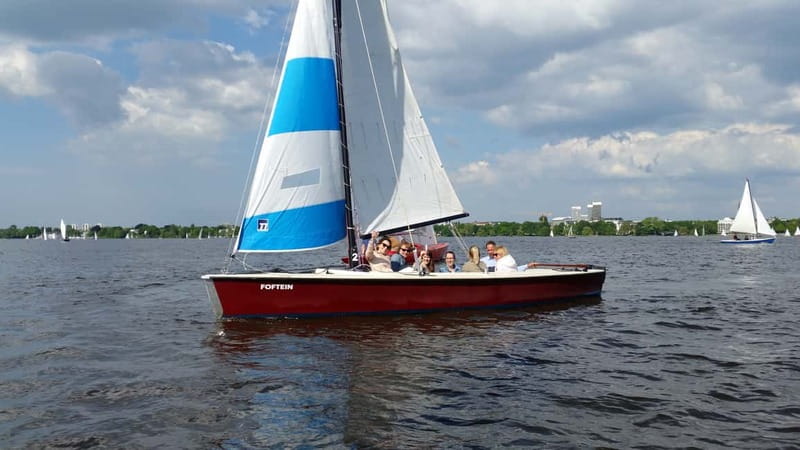 Hamburg: 1.5-Hour Sailing Sightseeing Tour on Aussenalster - Key things to know before you go