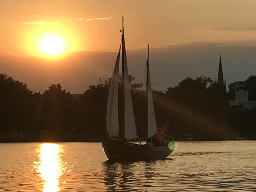 Hamburg: Alster River Sailboat Tour with Sundowner - Price and value: $45 for a 1-hour sundowner sail