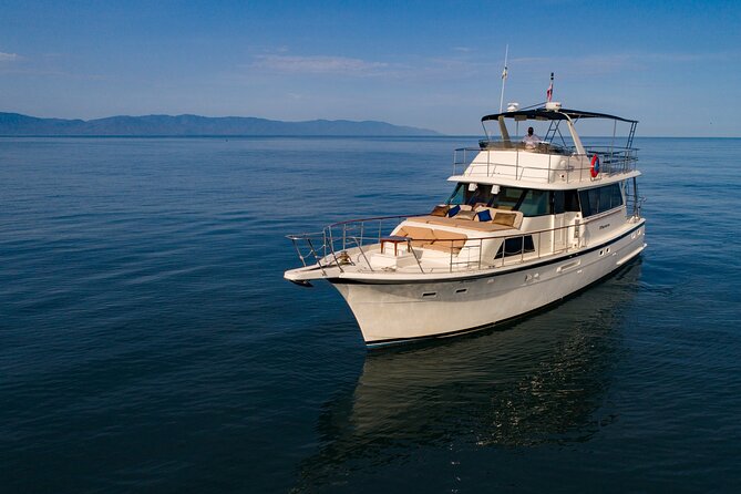 Hatteras 58-61' Luxury Yacht in Puerto Vallarta & Nuevo Nayarit - Crew service: attentive hospitality, and what happens when something goes wrong