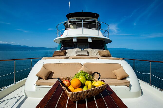 Hatteras 58-61' Luxury Yacht in Puerto Vallarta & Nuevo Nayarit - Price and value for a private group (and why the math matters)