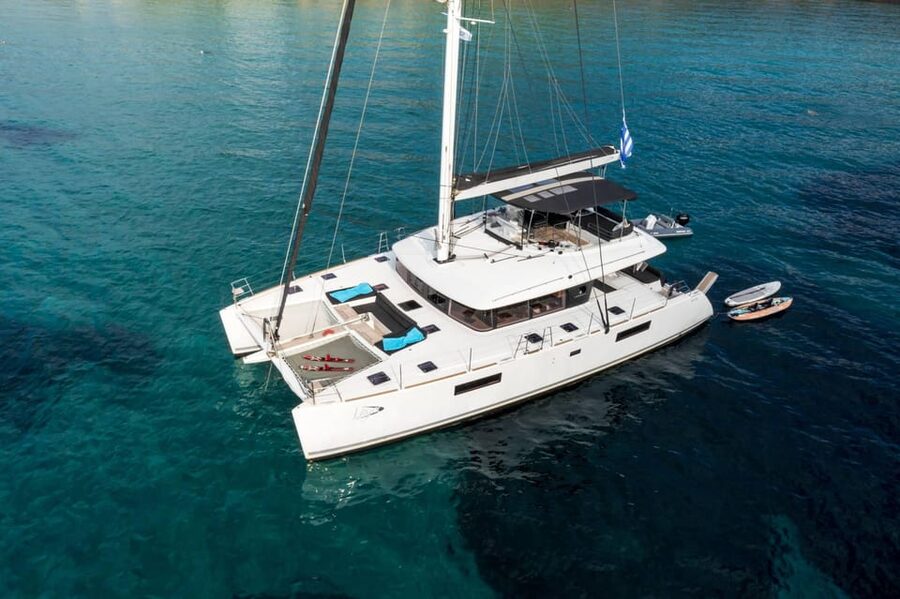 Heraklion: Dia Island Luxury Catamaran Cruise with Meal - Return to Heraklion: relaxing, not rushing