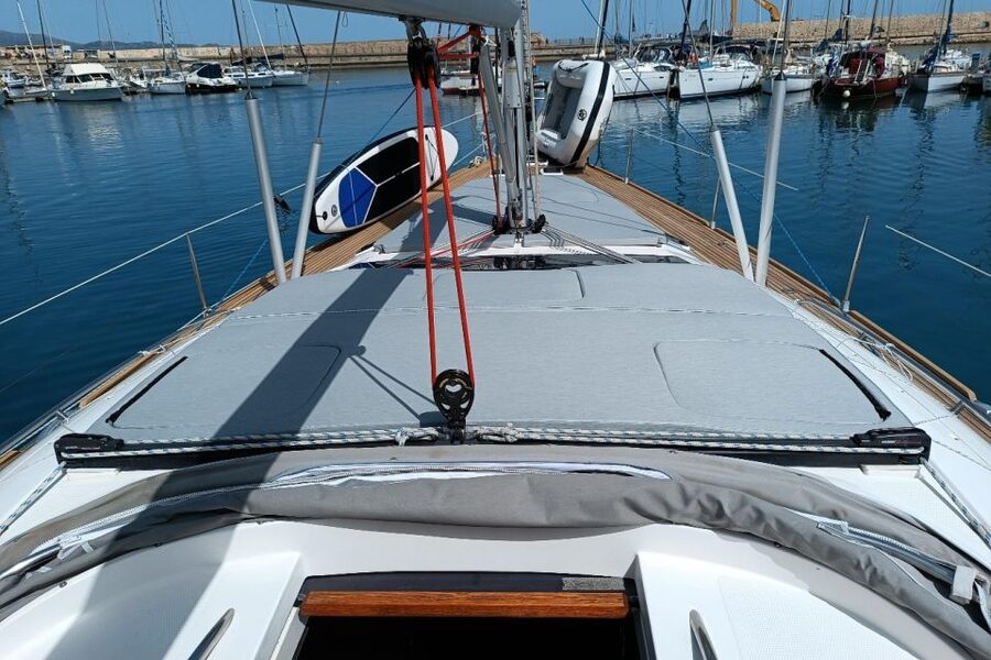Heraklion: Dia Island Luxury Sailing Trip with Meal & Drinks - Your day on the water: from Cafe Marina to Dia swim time