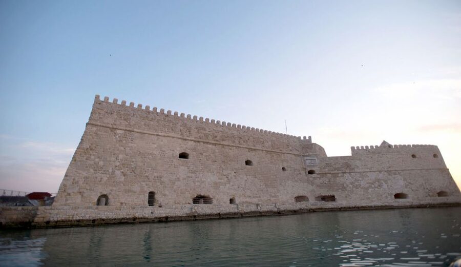 Heraklion: Small-Group Sailing Trip to Dia Island with Lunch - Swim and snorkel time: when clear water is the prize