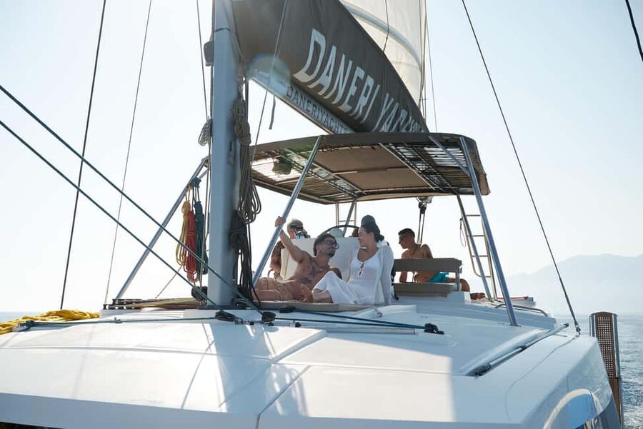 Hersonissos: Dia Catamaran Cruise with Lunch & Drinks - Who this catamaran cruise suits best