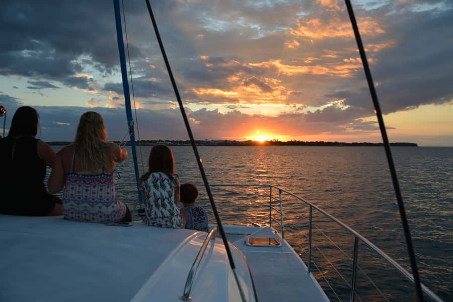 Hervey Bay Champagne Sunset Sail - Meeting point and how to plan your evening