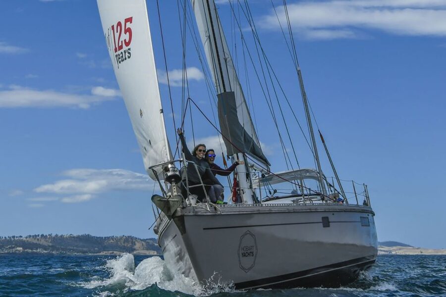 Hobart: Luxury Yacht Scenic Sailing Tour with Snacks - Wildlife and motion: what weather changes, and what stays the same