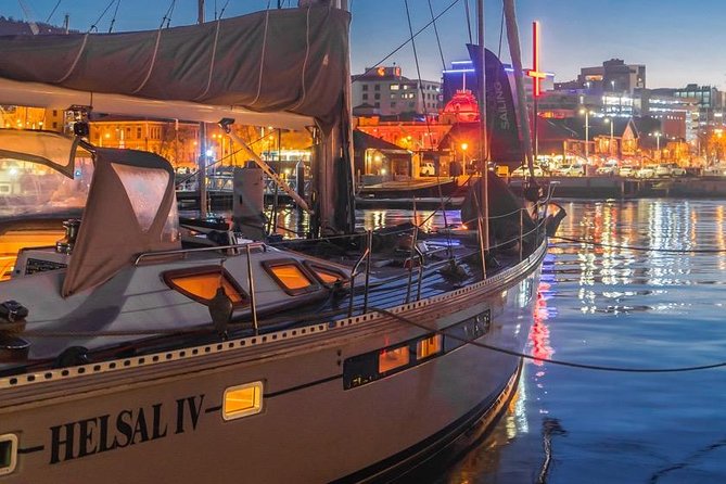 Hobart Sailing Experience - Stops and scenery: Iron Pot lighthouse and the wildlife game plan