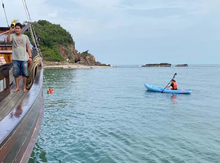 Hua Hin: Siamtara Sunset Sailing Dinner Cruise with Pickup - Swim stop and plank-walking: the best part of the ride