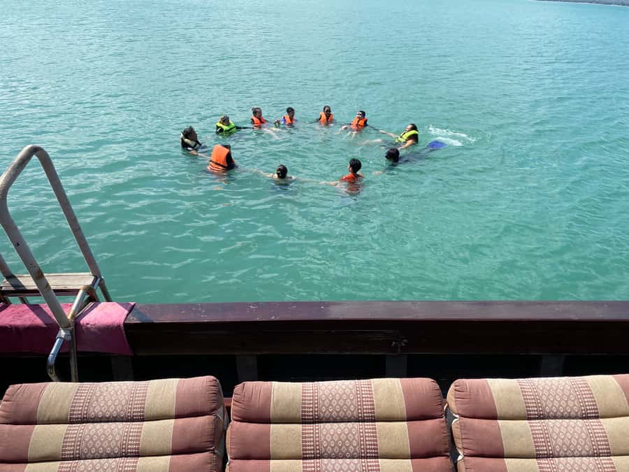 Hua Hin: Siamtara Sunset Sailing Dinner Cruise with Pickup - Sailing the coast: Hua Hin to Kao Takiab and Kao Tao