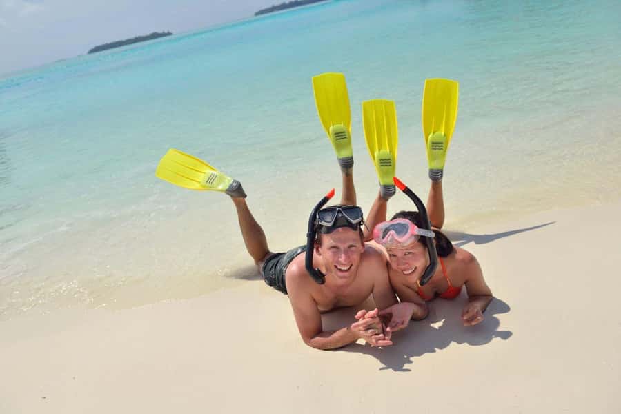 Hurghada: 3 Islands, Dolphins & Snorkel Yacht Trip w/ Lunch - Food on board: breakfast, seafood lunch, and enough drinks to stay comfortable