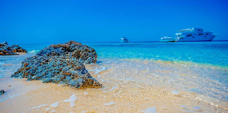 Hurghada: Paradise Island Yacht Cruise, Lunch & Snorkeling - The 3-hour speedboat: small time, big value