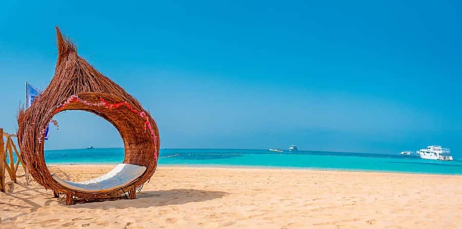 Hurghada: Paradise Island Yacht Cruise, Lunch & Snorkeling - Yacht vs speedboat: picking the right match for your energy