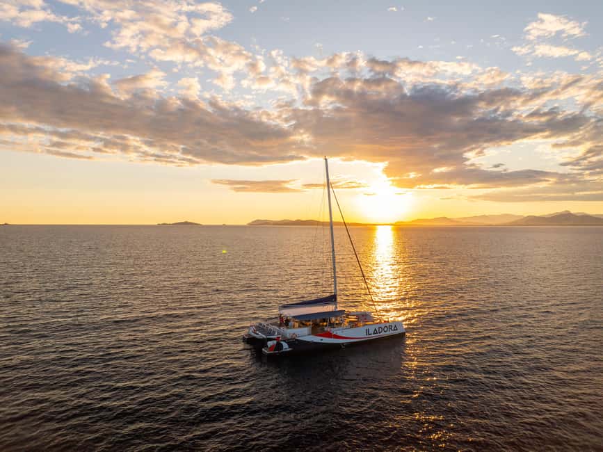Hyères : Sunset Catamaran Cruise to Giens Peninsula - A 2-hour sunset cruise that feels like a slow exhale