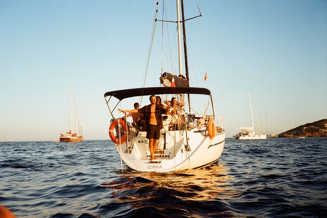 Ibiza & Formentera Private Deluxe Sailing: Full Day - Formentera’s Ses Illetes: beach time plus lunch choices