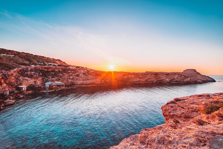 Ibiza: Midday or Sunset Sailing with Snacks and Open Bar - Small-group dynamics and why they matter