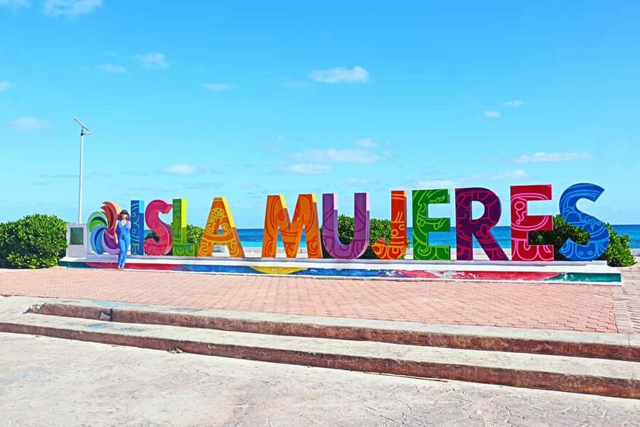 Isla Mujeres: Catamaran Ride with Open Bar, Snorkeling, and Lunch - The Catamaran Ride Itself: Open Bar, Music, and Comfortable Cruising