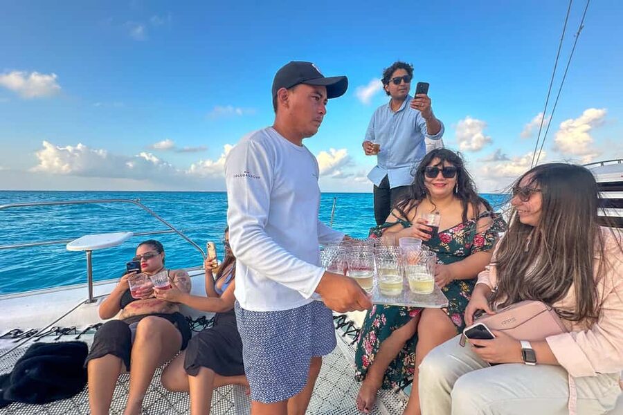 Isla Mujeres: Catamaran Ride with Open Bar, Snorkeling, and Lunch - The Return to Cancun: Timing, Drop-Offs, and Evening Plans