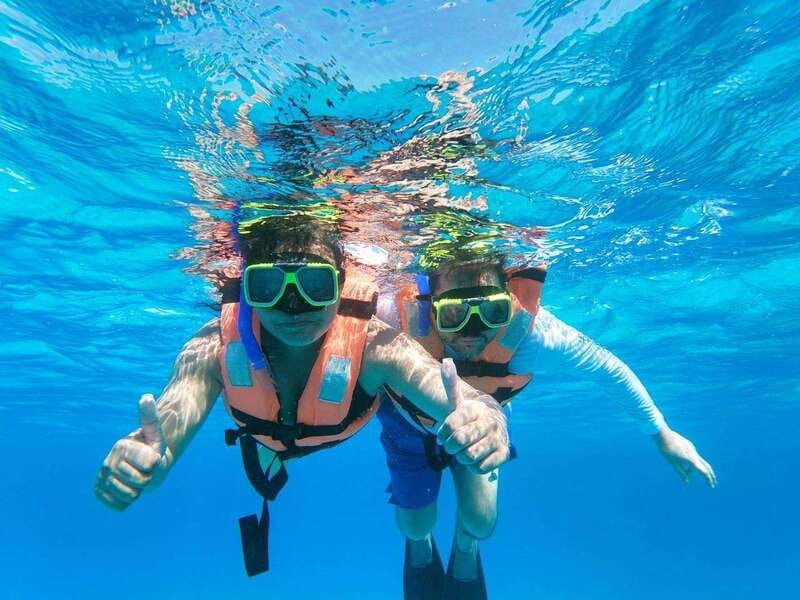 Isla Mujeres: Catamaran with Open Bar, Snorkeling and Lunch - Key things that make this tour work