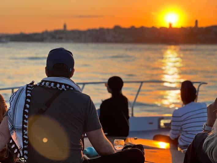 Istanbul: Bosphorus Sunset Cruise on a Luxury Yacht - Dolmabahçe Mosque, Dolmabahçe Palace, and the Çırağan Moment