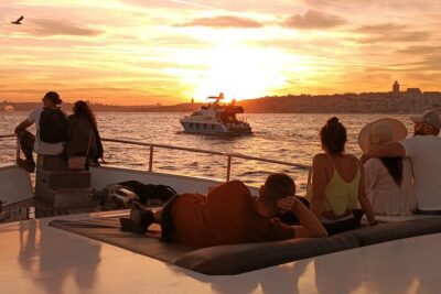 Istanbul Bosphorus Sunset Cruise on Luxury Yacht - Dolmabahçe Palace and Çırağan Palace: Ottoman waterfront power from up close