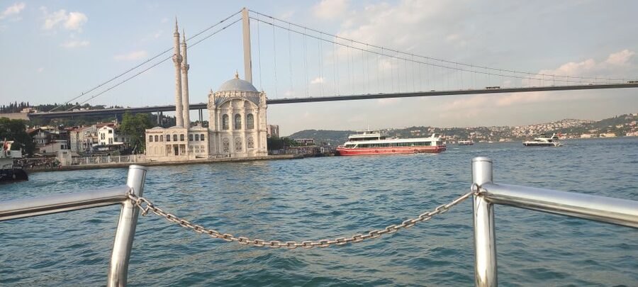 Istanbul: Bosphorus Sunset Cruise on Yacht with Live Guide - Ending Back at Kabataş: Old City Views for the Final Shots