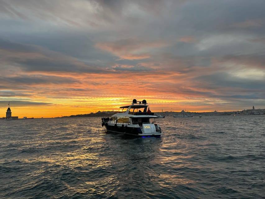 Istanbul: Bosphorus Sunset Yacht Cruise with Live Guide - Maiden’s Tower and the Golden Horn: Waterline Icons at Night