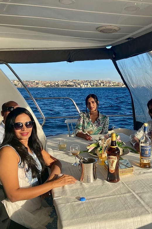 Istanbul: Bosphorus Yacht Cruise at Sunset with Snacks - The route you’re really paying for: Dolmabahçe, bridges, fortresses, and Maiden’s Tower