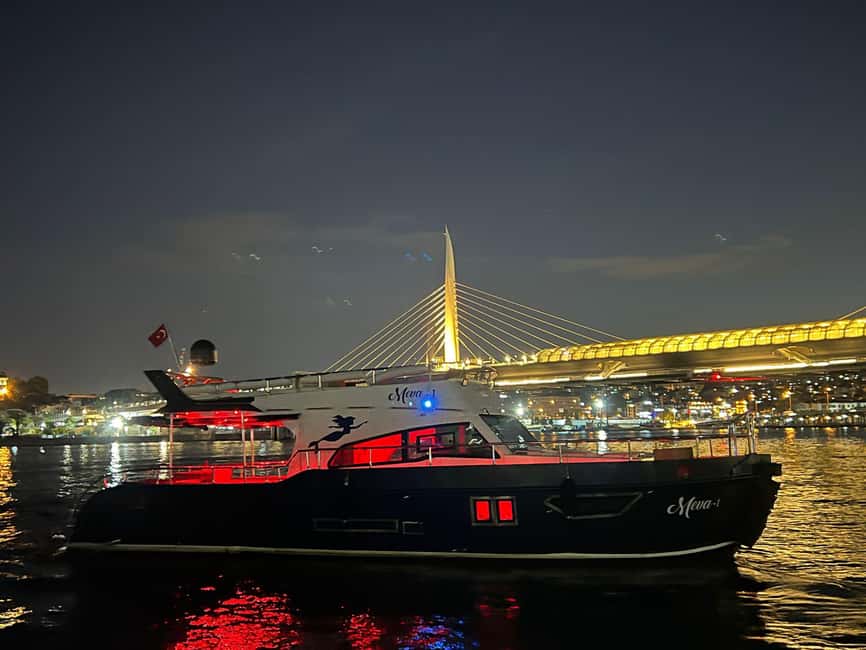 Istanbul: Bosphorus Yacht Cruise with Golden Horn View - Live guide commentary: how it turns landmarks into stories