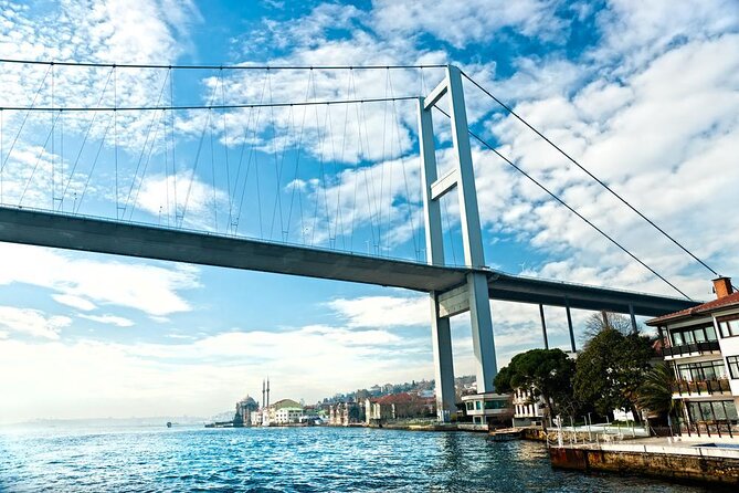 Istanbul Bosphorus Yacht Experience – Asian Side Visit in Kanlica - Meeting at Dolmabahçe and settling into the rhythm