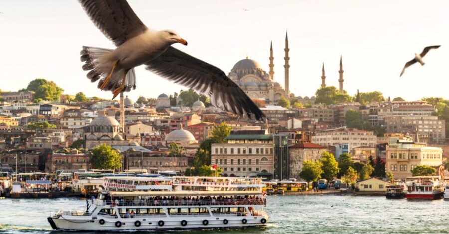 Istanbul: Private Bosphorus Cruise By Luxury Yacht - Küçüksu Palace and Beylerbeyi: the waterfront elegance segment