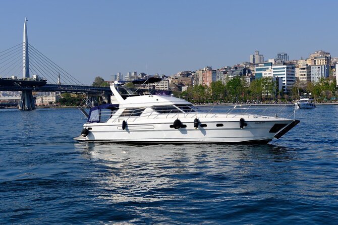 Istanbul Private Luxury Yacht on Bosphorus - Where You Start: Eminönü’s SeaLand Meeting Point (and Why It’s Convenient)