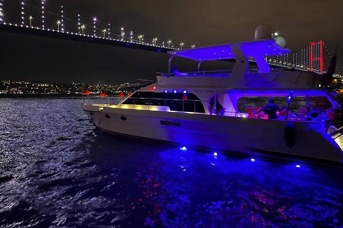 Istanbul: Small-Group Yacht Cruise with Snacks, Sunset or Daytime - Snacks, tea, and the optional alcohol you can plan around
