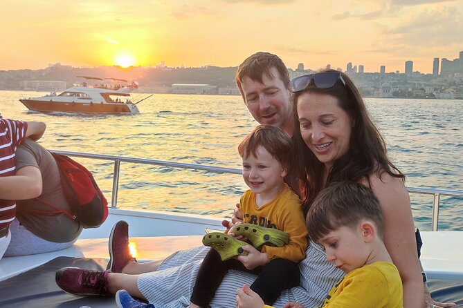 Istanbul Sunset Cruise on Luxury Yacht - Guided Group Cruise - Why a 2-hour luxury yacht cruise works so well at sunset