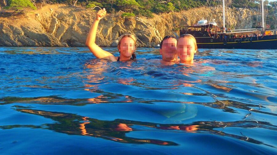 Kassandra: Sunset Sailing Boat Tour of Secluded Coves - What’s on board (and what you’ll notice once you’re there)