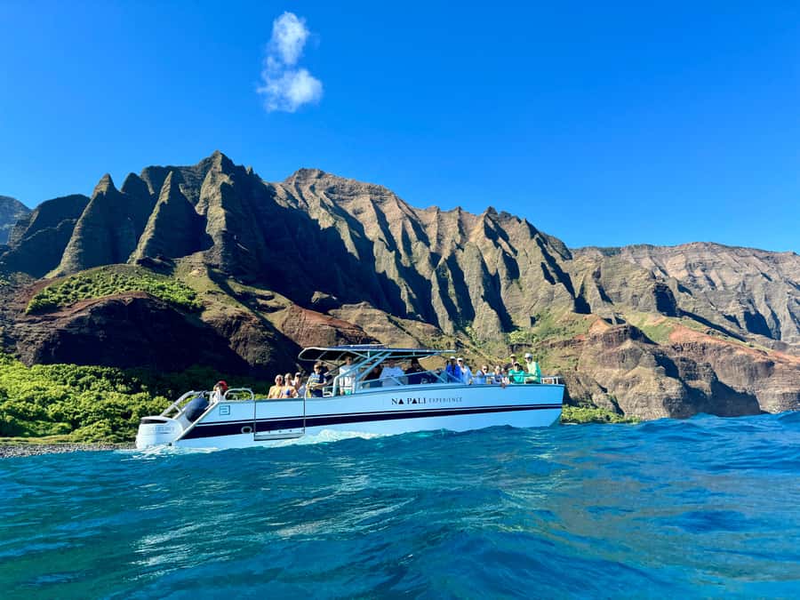 Kauai: Na Pali Coast Deluxe Power Catamaran Tour - Key things to know before you go