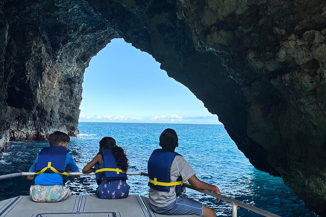 Kauai: Na Pali Coast Power Catamaran - Food, drinks, and the small comfort wins that add up
