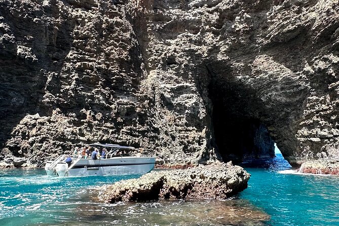Kauai: Na Pali Coast Power Catamaran - Getting your photos without turning the trip into a chore