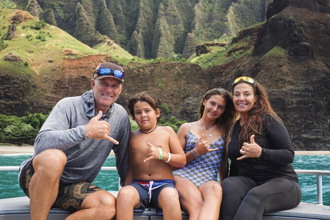 Kauai: Na Pali Coast Power Catamaran - The 4½-hour flow: what your time on the water feels like