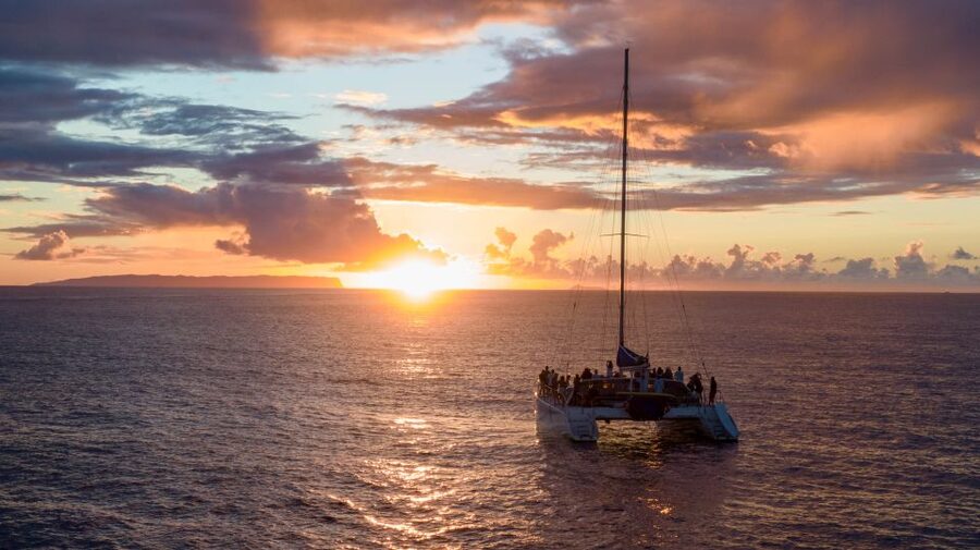 Kauai: Napali Coast Sunset Sailboat Tour with Dinner - Key things that make this tour worth your time