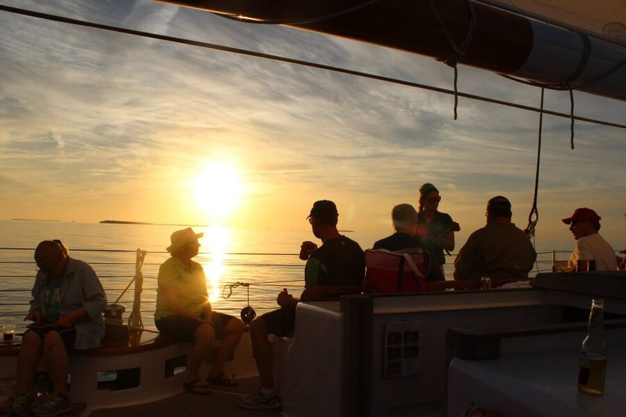 Key West: Schooner Sunset Sail with Food & Drinks - Meeting Point and Boarding: How to Avoid Getting Flustered