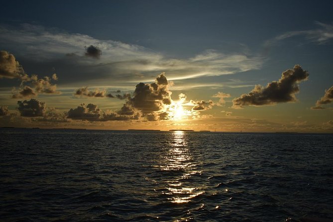 Key West Small-Group Sunset Sail with Wine and Hors d'oeuvres - Sunset Viewing: The One Expectation to Calibrate